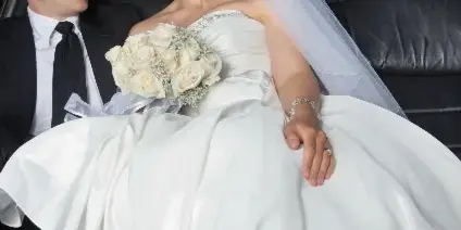 queen wedding limousine