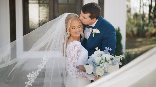 Wedding photograph by Peachy Films, Alabama